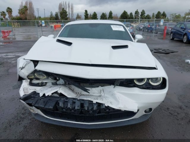 2C3CDZAG5JH297155 Dodge Challenger Sxt Plus