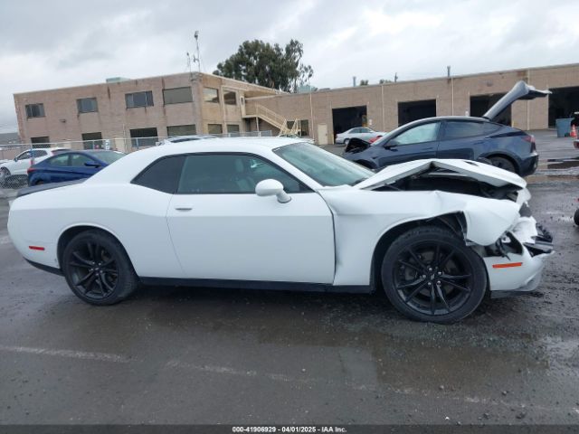 2C3CDZAG5JH297155 Dodge Challenger Sxt Plus