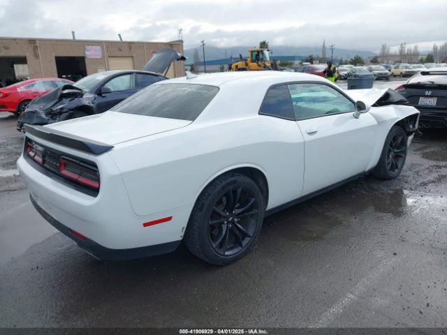 2C3CDZAG5JH297155 Dodge Challenger Sxt Plus