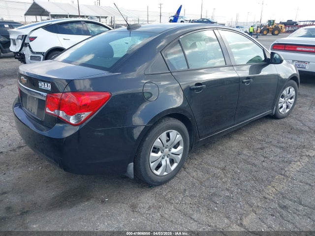 1G1PA5SG2F7164605 Chevrolet Cruze Ls Auto