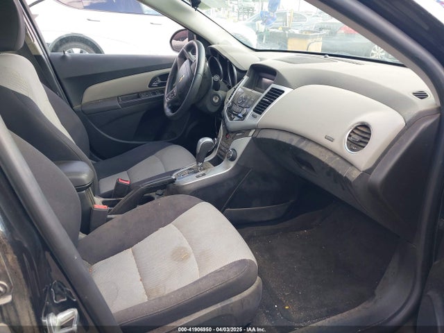 1G1PA5SG2F7164605 Chevrolet Cruze Ls Auto