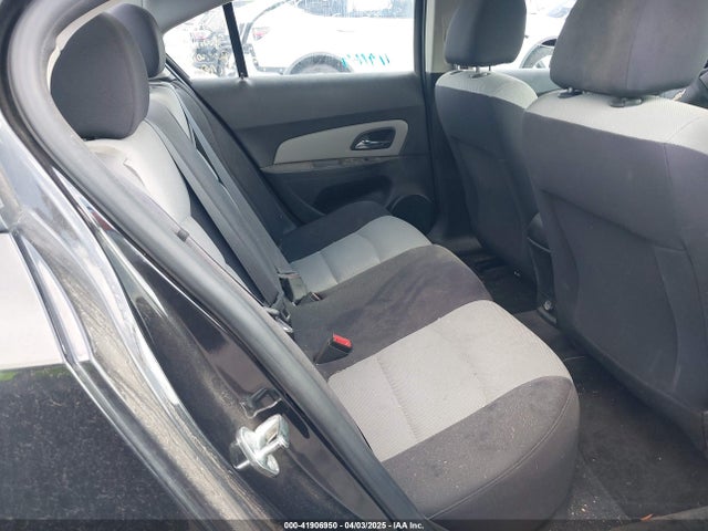 1G1PA5SG2F7164605 Chevrolet Cruze Ls Auto