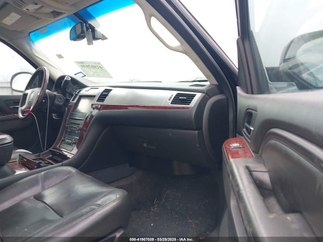 2013 CADILLAC ESCALADE ESV 1GYS3JEF3DR151428 Photo 4