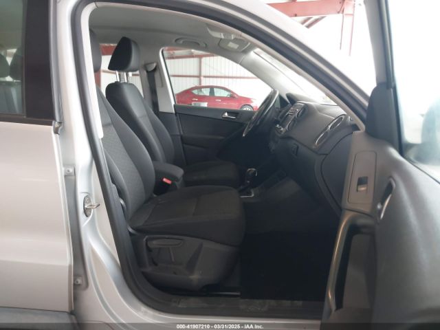 WVGAV7AX4FW609426 Volkswagen TIGUAN S