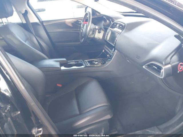 SAJAR4BG6HA965240 Jaguar Xe 25t