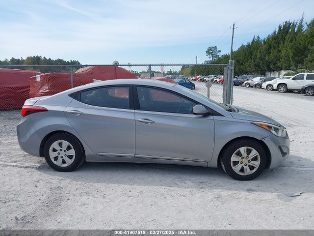 Hyundai ELANTRA SE 2016 5NPDH4AE2GH766479 Image 13