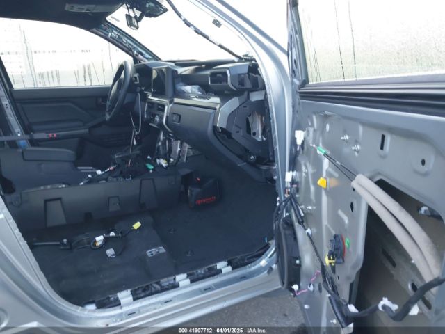 3TMKB5FN1RM009772 Toyota Tacoma Sr5 2wd