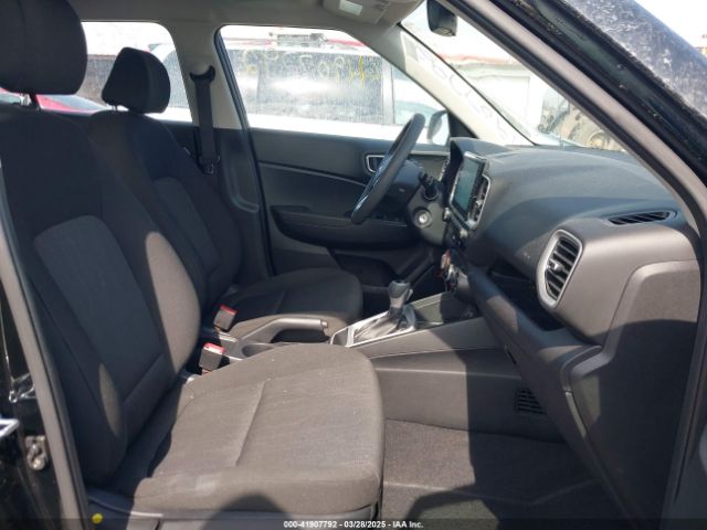 KMHRB8A39NU198646 Hyundai Venue Se