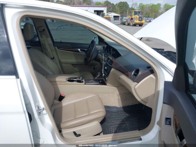 WDDGF8AB0EA941628 Mercedes-Benz C 300 Luxury 4matic/sport 4matic