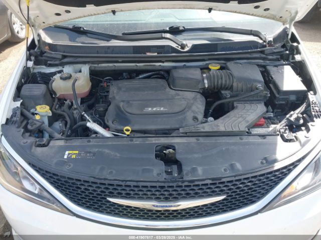 2C4RC1FG8JR125229 Chrysler Pacifica Touring Plus