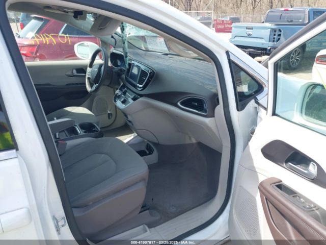 2C4RC1FG8JR125229 Chrysler Pacifica Touring Plus
