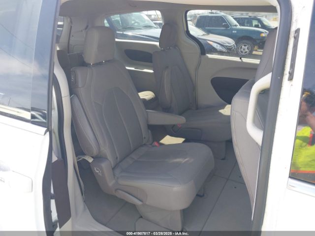 2C4RC1FG8JR125229 Chrysler Pacifica Touring Plus