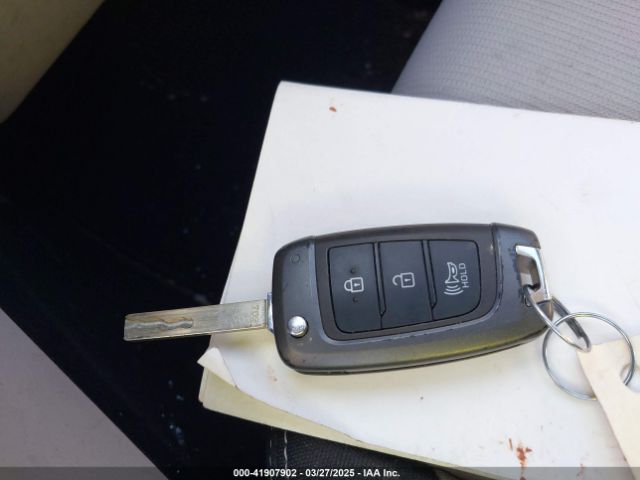 KMHRC8A3XNU132734 Hyundai Venue Sel