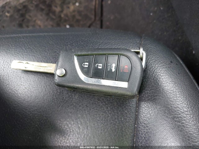 4T1B11HK9JU593770 Toyota CAMRY SE