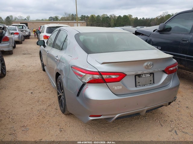 4T1B11HK9JU593770 Toyota CAMRY SE