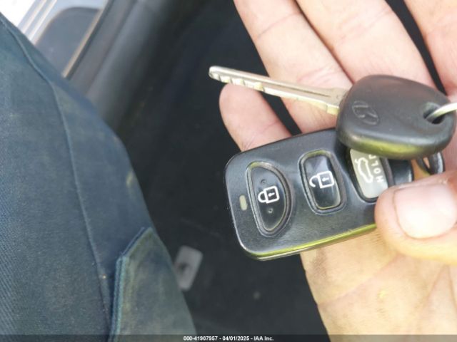 5NPD84LF3HH157568 Hyundai ELANTRA SE