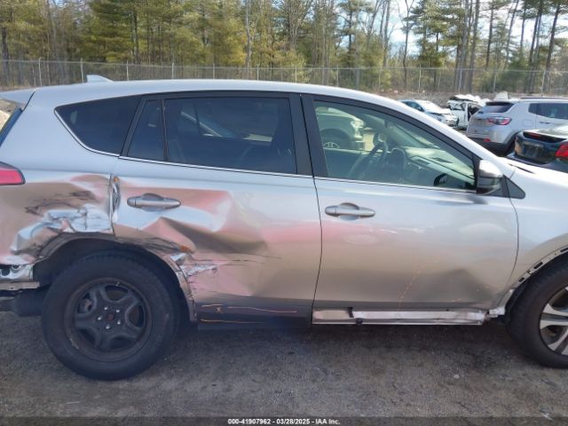 JTMBFREV8JJ224872 Toyota RAV4 LE