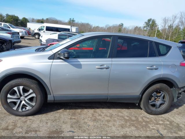 JTMBFREV8JJ224872 Toyota RAV4 LE