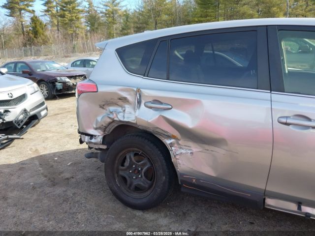 JTMBFREV8JJ224872 Toyota RAV4 LE