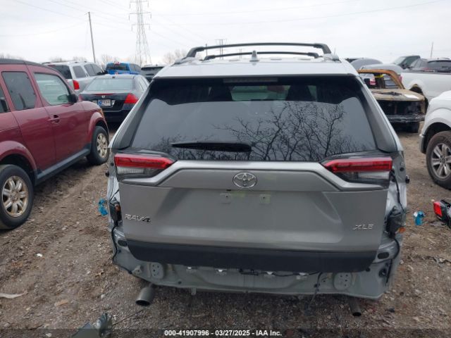 2T3W1RFV9MC164249 Toyota Rav4 Xle