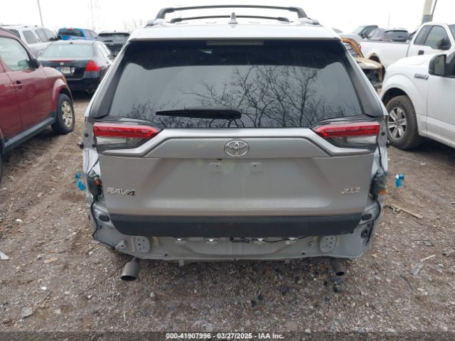 2T3W1RFV9MC164249 Toyota Rav4 Xle