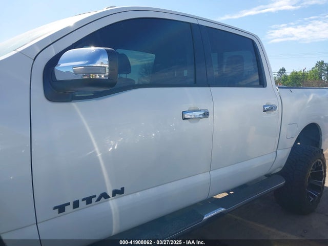 1N6AA1E51HN503222 Nissan Titan Sl