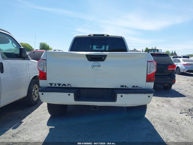 1N6AA1E51HN503222 Nissan Titan Sl