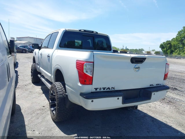 1N6AA1E51HN503222 Nissan Titan Sl