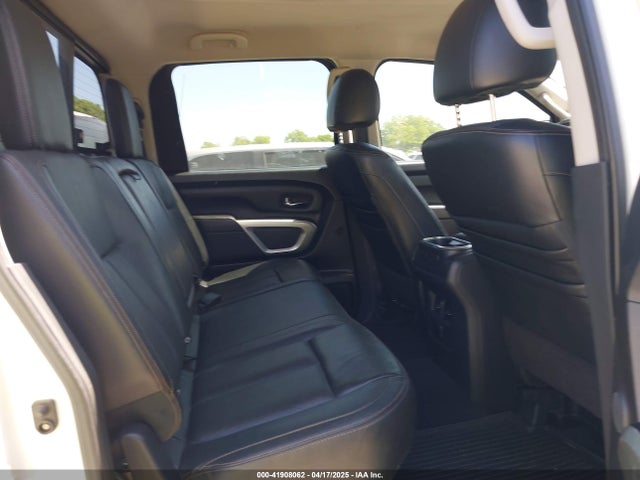 1N6AA1E51HN503222 Nissan Titan Sl