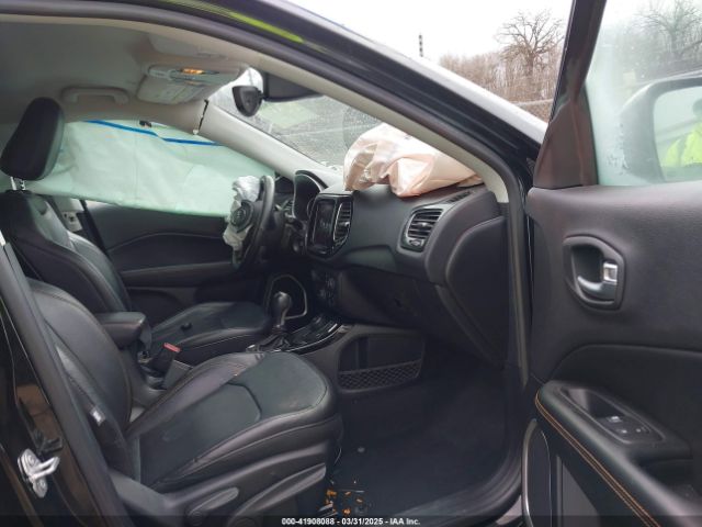 3C4NJDCB1JT341189 Jeep Compass Limited 4x4