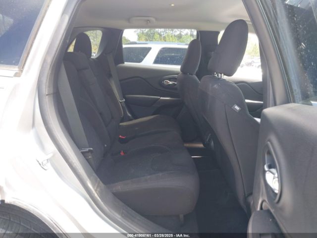 1C4PJLCB7KD114583 Jeep Cherokee Latitude Fwd