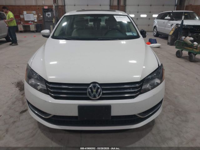 1VWBT7A36EC048803 Volkswagen Passat 1.8t Se