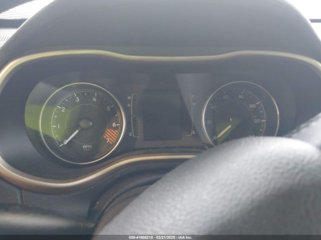 1C4PJLCB1EW155591 Jeep Cherokee Latitude