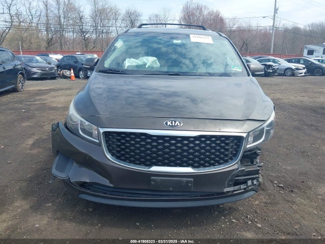 KNDMB5C11G6158934 KIA SEDONA LX