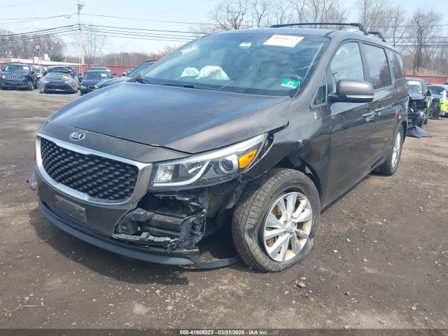 KNDMB5C11G6158934 KIA SEDONA LX