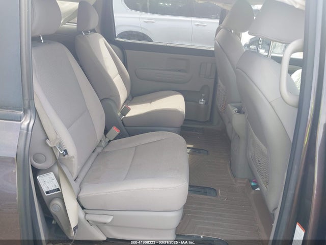 KNDMB5C11G6158934 KIA SEDONA LX