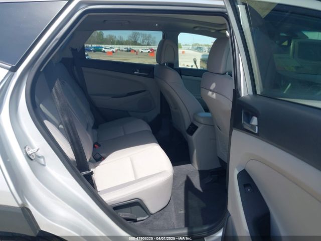 KM8J33A24JU727547 Hyundai Tucson Value
