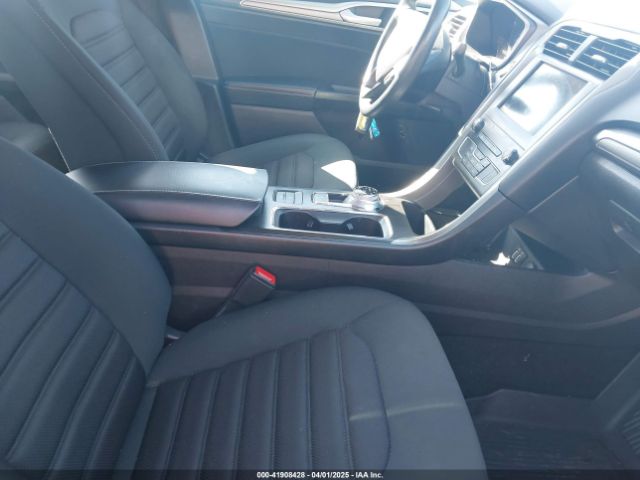 3FA6P0LU8KR131951 Ford Fusion Hybrid Se
