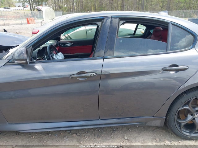 ZARFANBN1L7634108 Alfa Romeo Giulia Ti Sport Carbon Awd