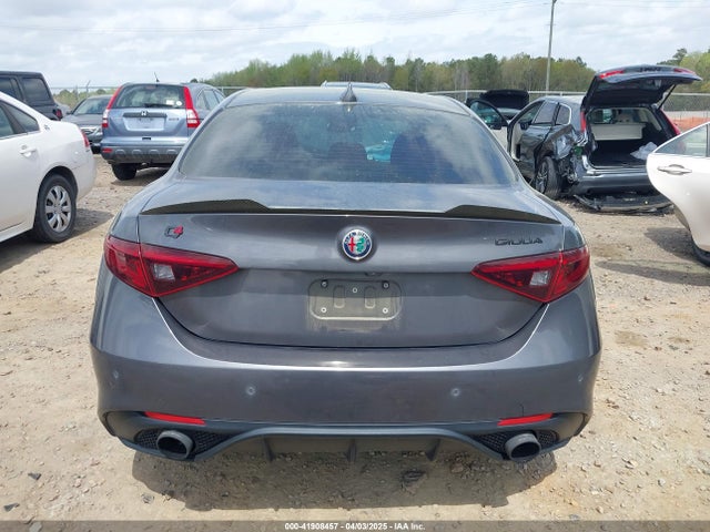 ZARFANBN1L7634108 Alfa Romeo Giulia Ti Sport Carbon Awd
