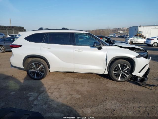 5TDJZRBH9NS184490 Toyota Highlander Xse