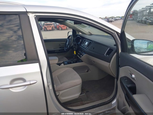 KNDMB5C13G6179817 KIA SEDONA LX
