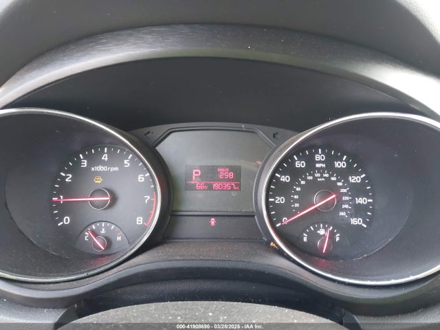 KNDMB5C13G6179817 KIA SEDONA LX