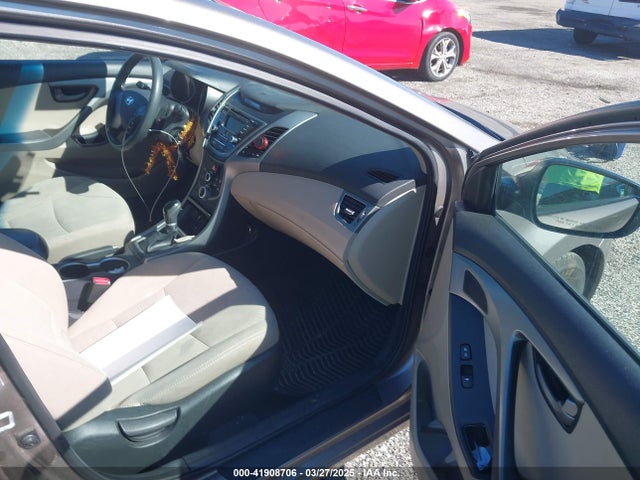 5NPDH4AE8EH506665 Hyundai ELANTRA SE