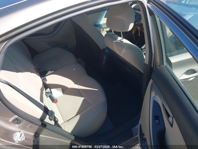 5NPDH4AE8EH506665 Hyundai ELANTRA SE