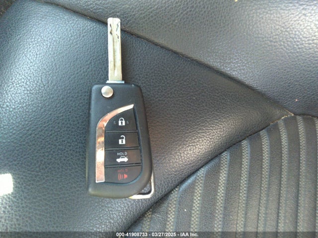 4T1B11HK5KU740975 Toyota CAMRY SE