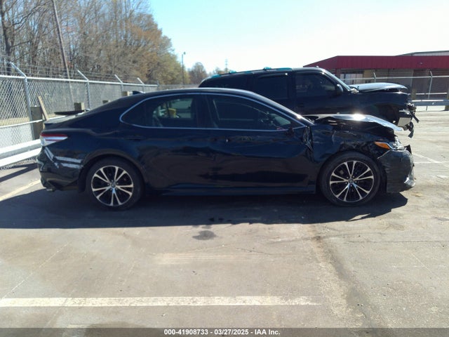 4T1B11HK5KU740975 Toyota CAMRY SE