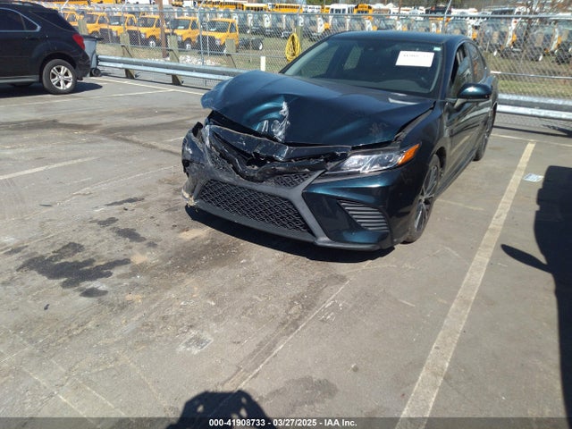 4T1B11HK5KU740975 Toyota CAMRY SE