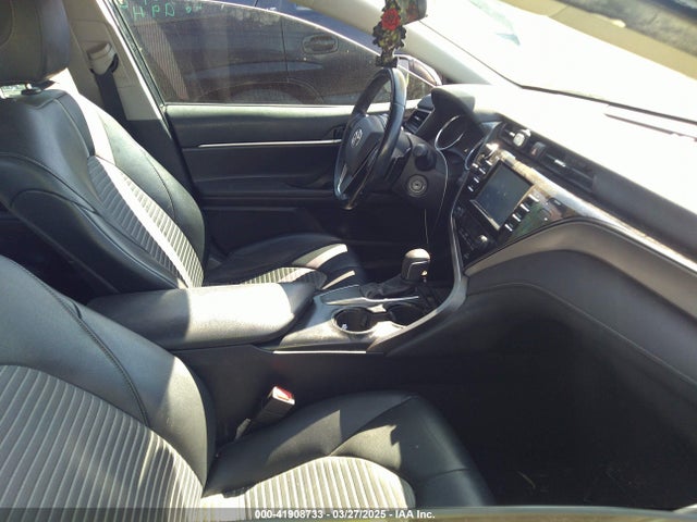 4T1B11HK5KU740975 Toyota CAMRY SE