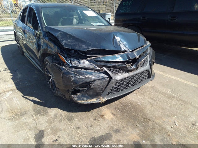 4T1B11HK5KU740975 Toyota CAMRY SE